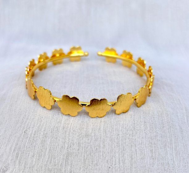Flower shape bangle