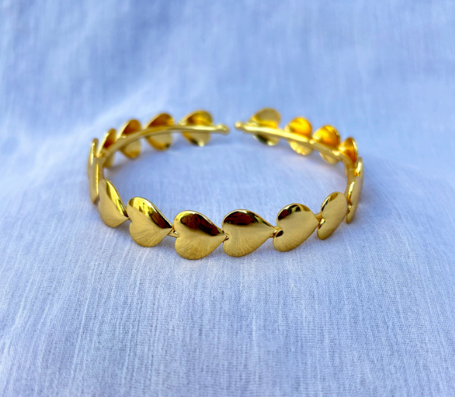 Heart shape bangle