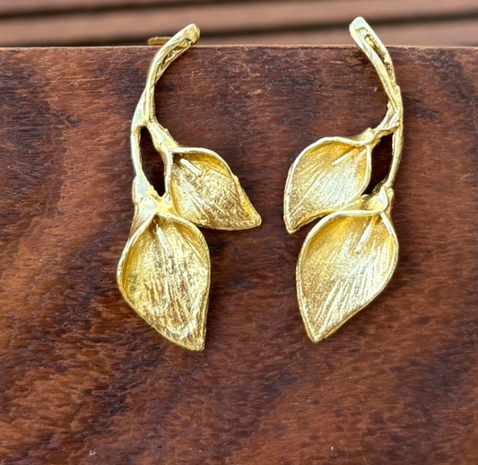 Vana leaf earrings