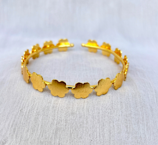 Flower shape bangle