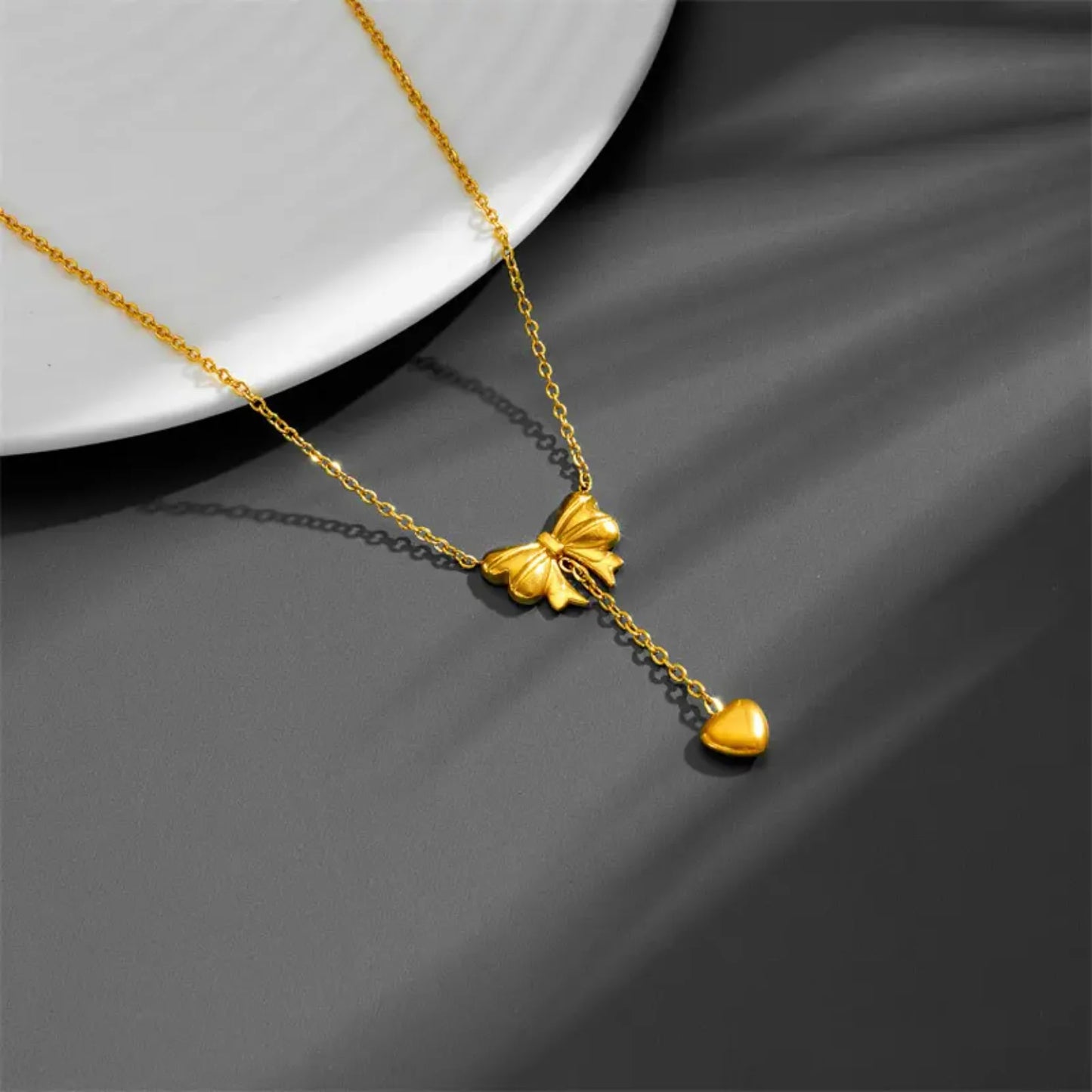 Honeybow necklace