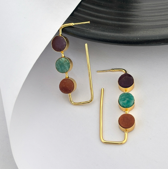 Round rough stone studs